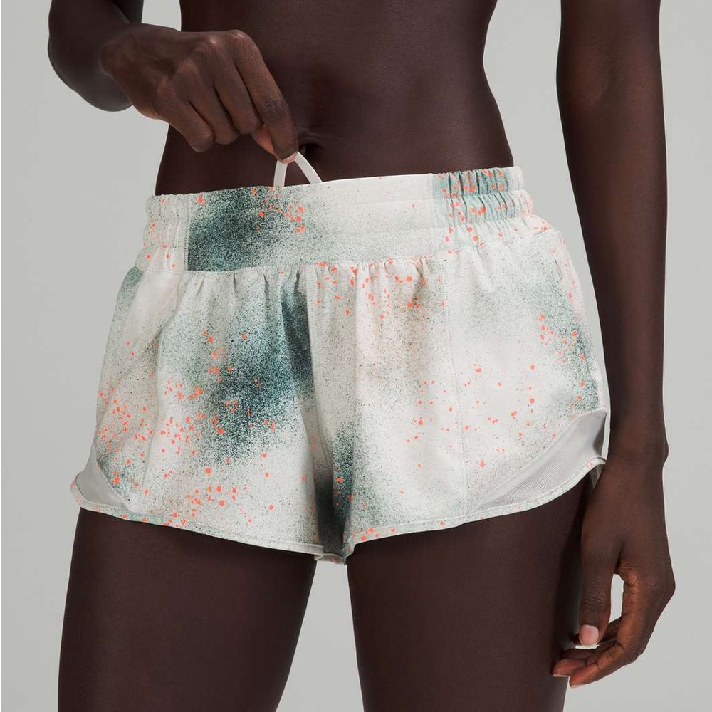 Lululemon Hotty Hot Low-Rise Short 2.5" *Reflective